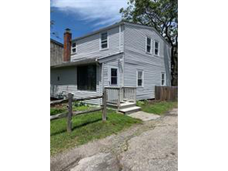172 College, Fairfield, Connecticut, 06824 3 BR for rent, single