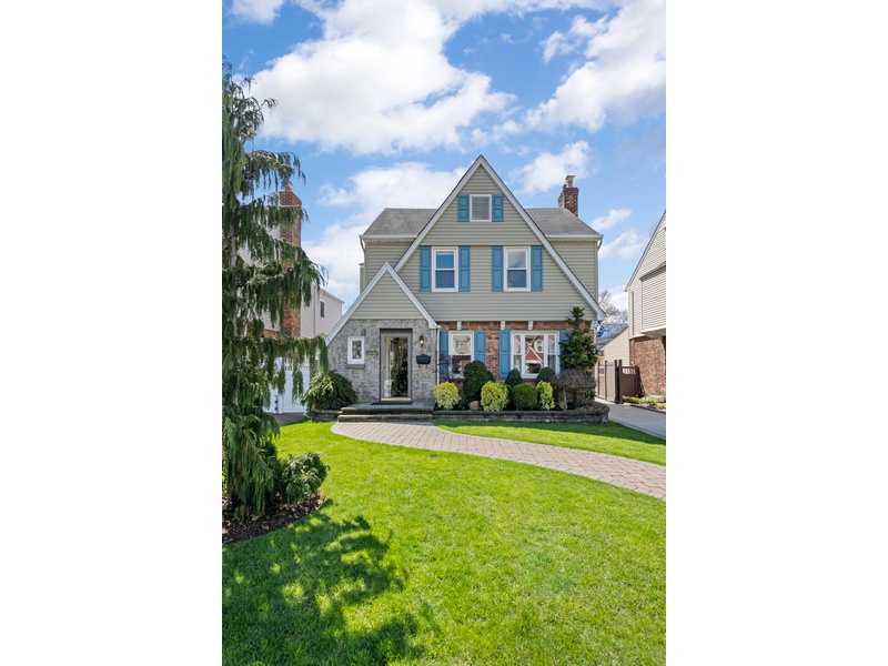 16936 24th Rd, Queens, NY, 11357 Nest Seekers Nest Seekers