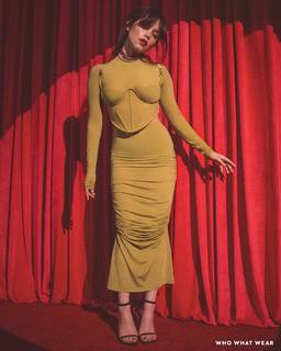 Jenna Ortega's Feet - Photos, Shoe Size, and More | FeetDatabase.com