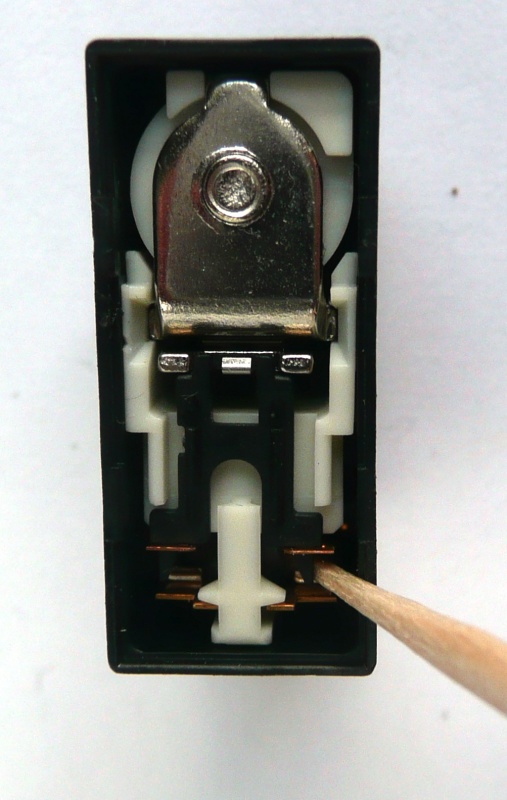 Clean that speaker relay! D a r k L a n t e r nnz hifi audio