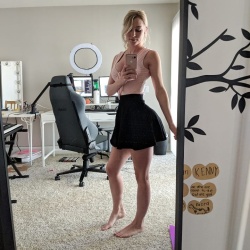 Twitch gamer and vlogger Lisa Peach aka STPeach (x52 BF, Sh) - The MousePad