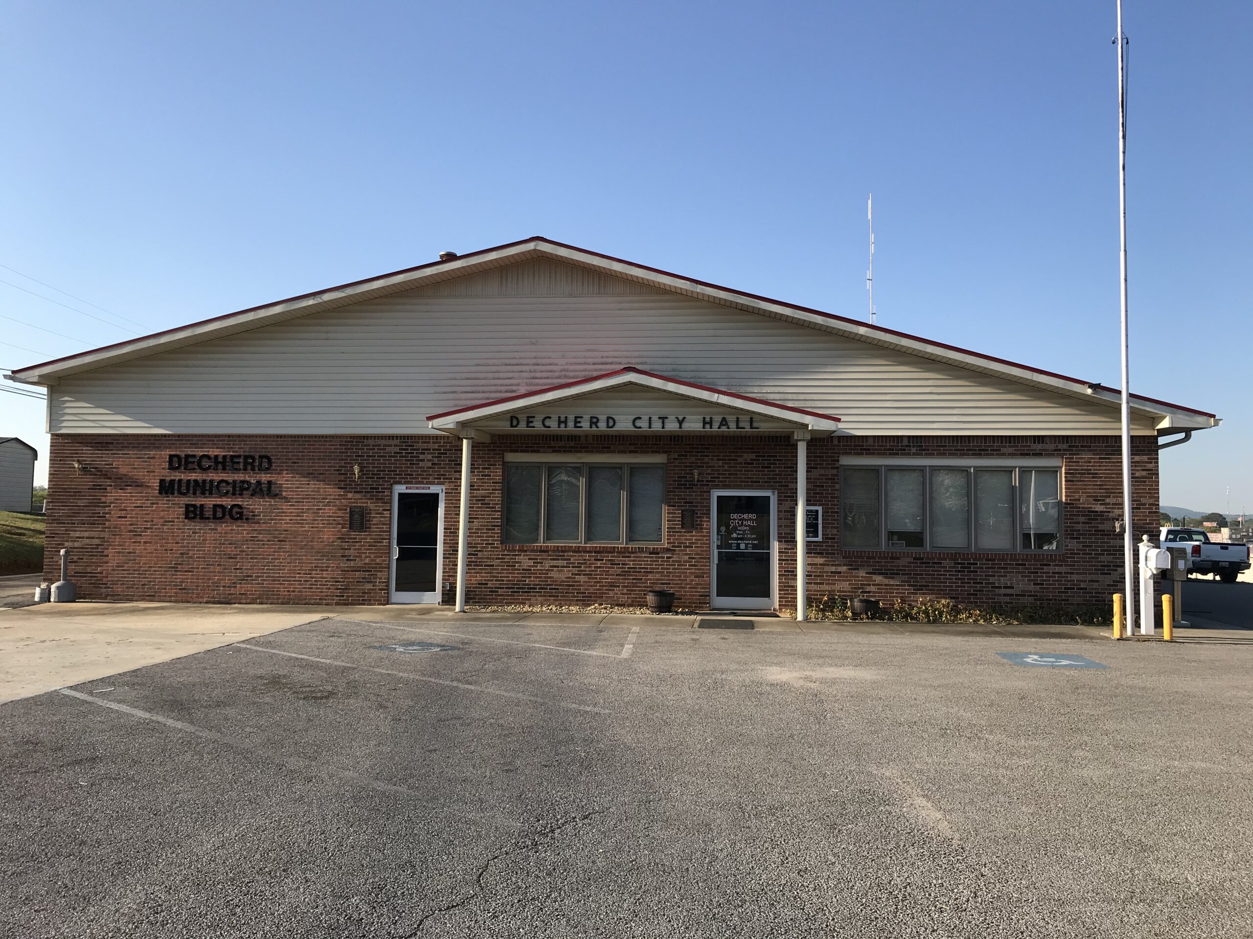 Former mayor of the City of Decherd indicted Thunder Radio