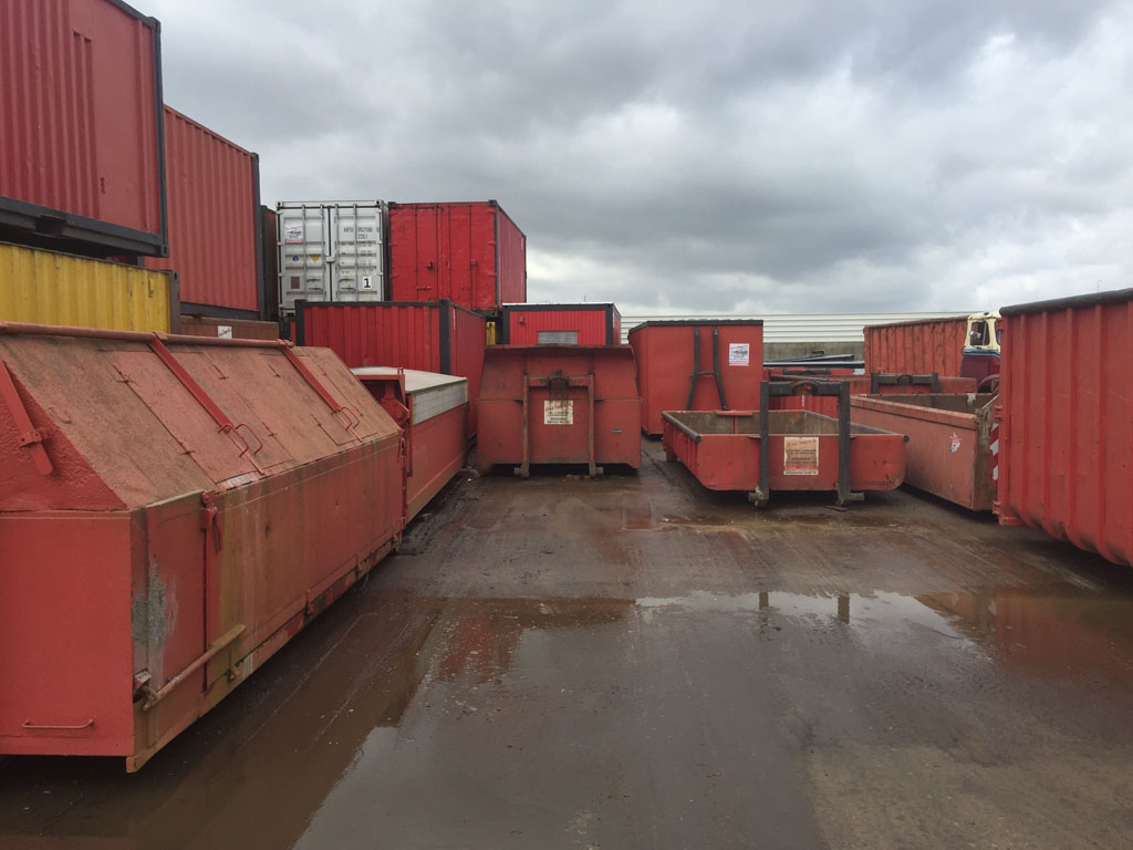 BOUWAFVAL CONTAINERS