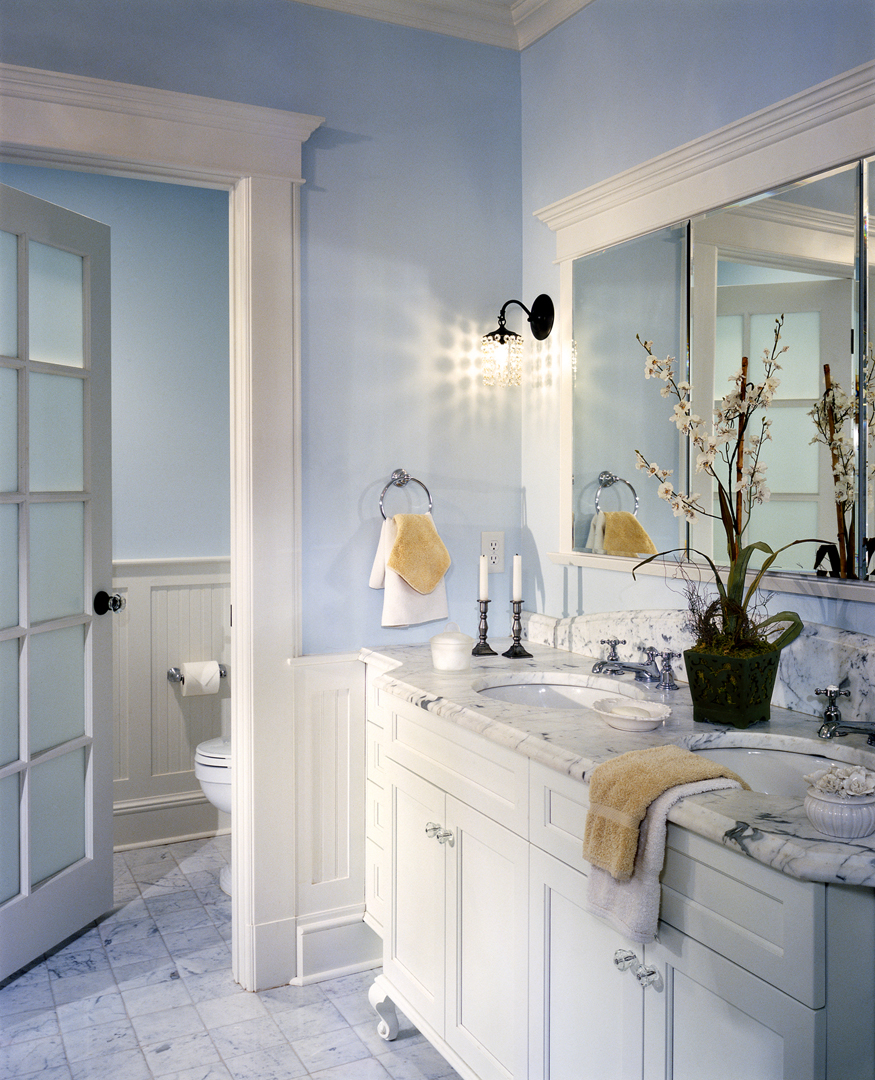 White Queen Anne Master Bathroom in Ridgewood Thyme & Place Design