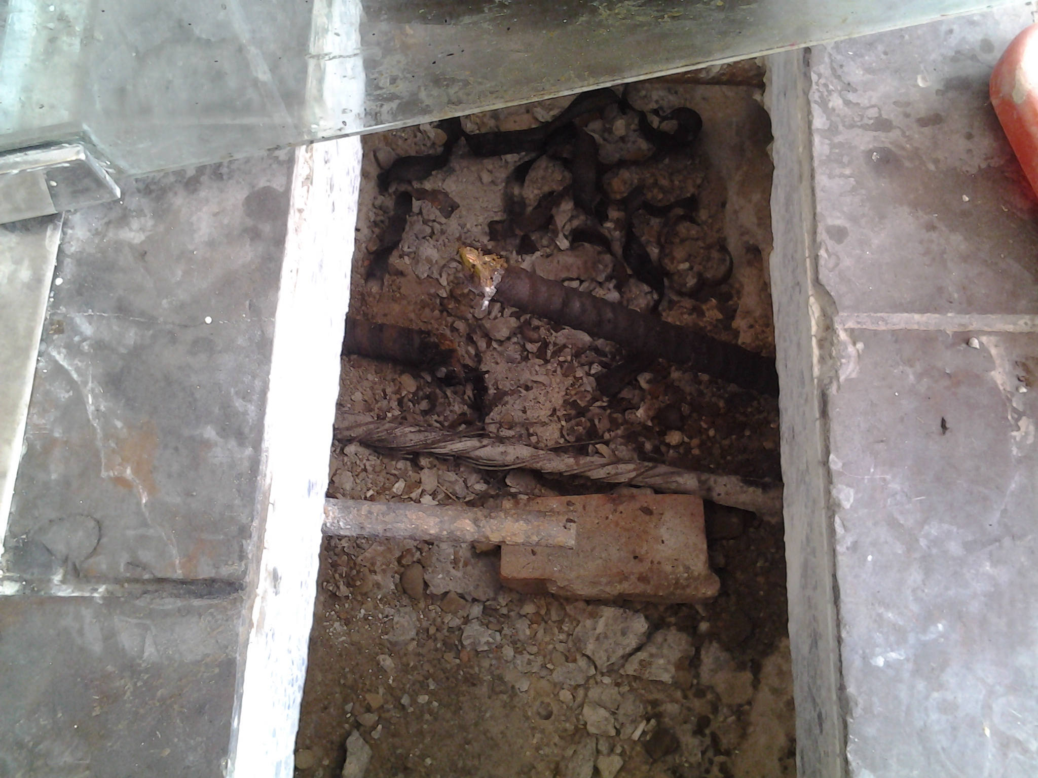 Locate Underground & Concealed Services, Cables, Pipes & Faults