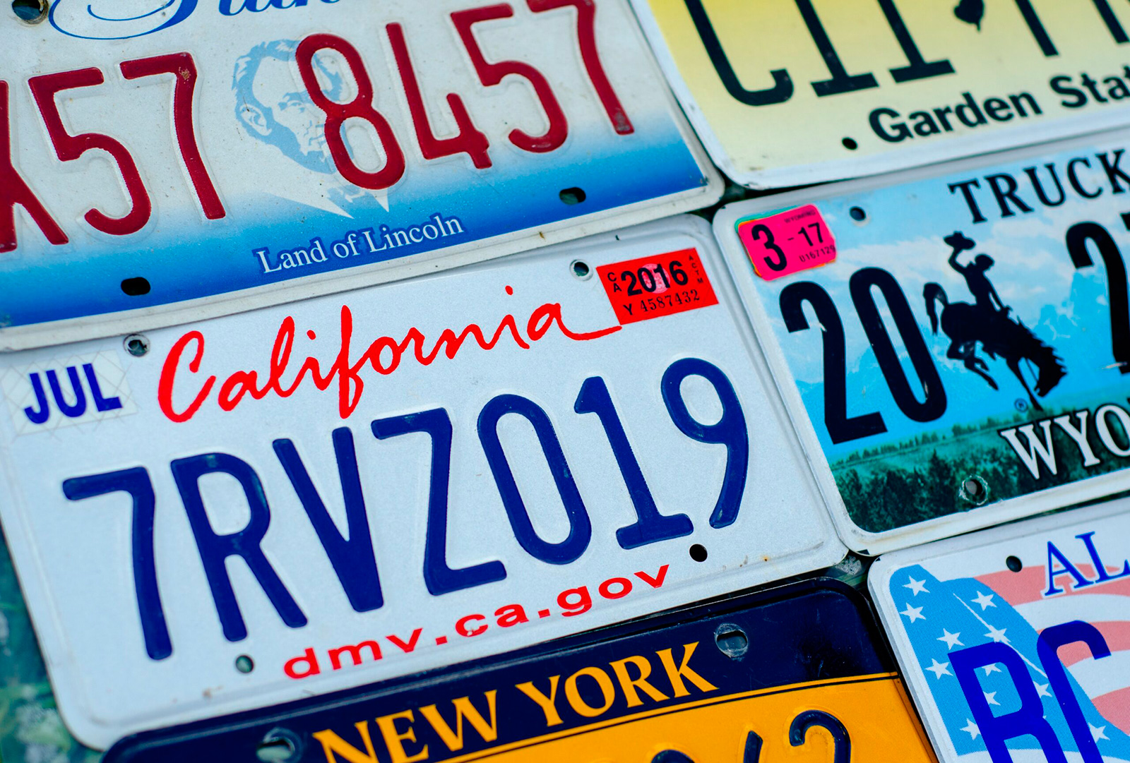 Know These Lane Changing Laws Or Risk A California Traffic Ticket