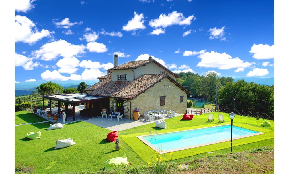 MEGA Villa met Zwembad Italië Voor 15 personen! TicketSpy