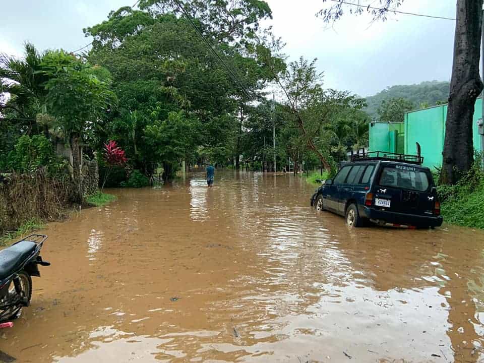 Indirect effects of Eta lead to at least 500 evacuated in Costa Rica
