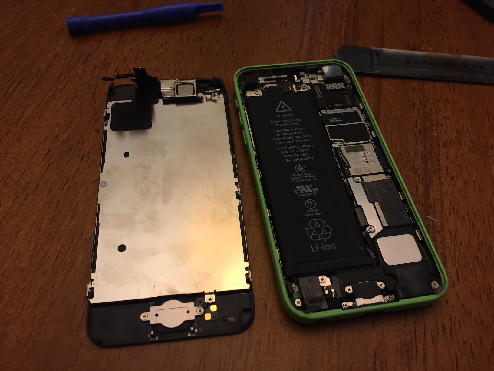 How to Replace a Cracked iPhone 5c Screen with Screasy TidBITS