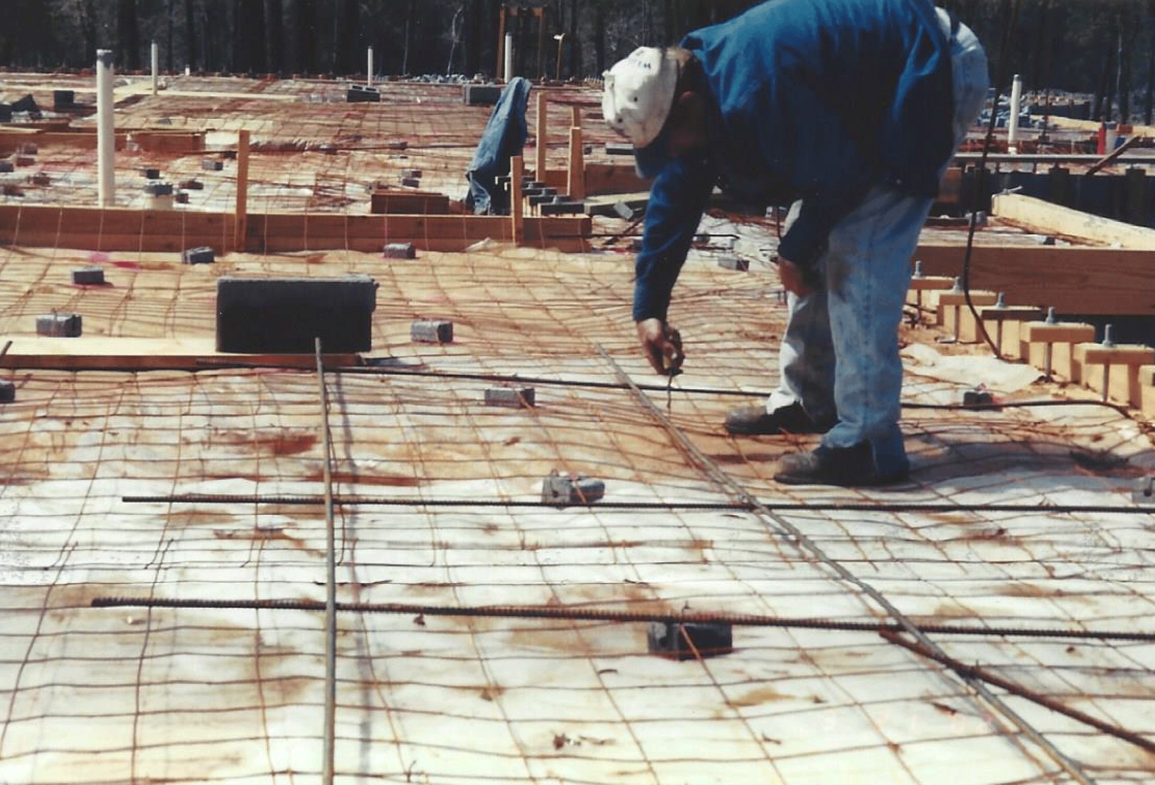 Wire Mat Supports THE TIE BRICK® Rebar Support Units