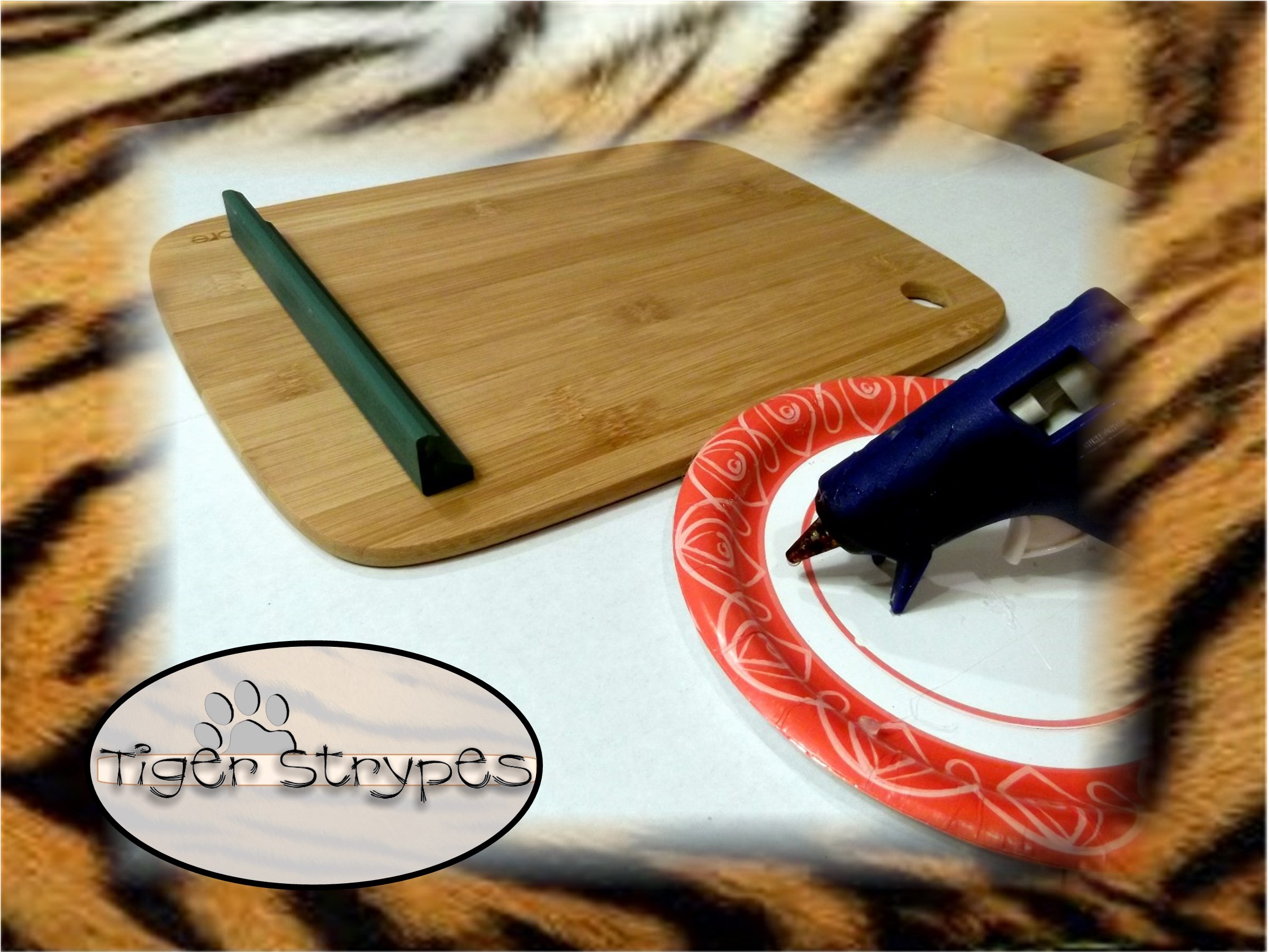 Make Your Own "Cutting Board" Tablet Holder TigerStrypes