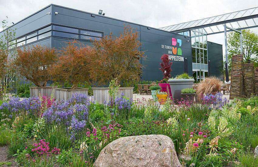 Opening outdoor tuinwinkel De Tuin in vier seizoenen