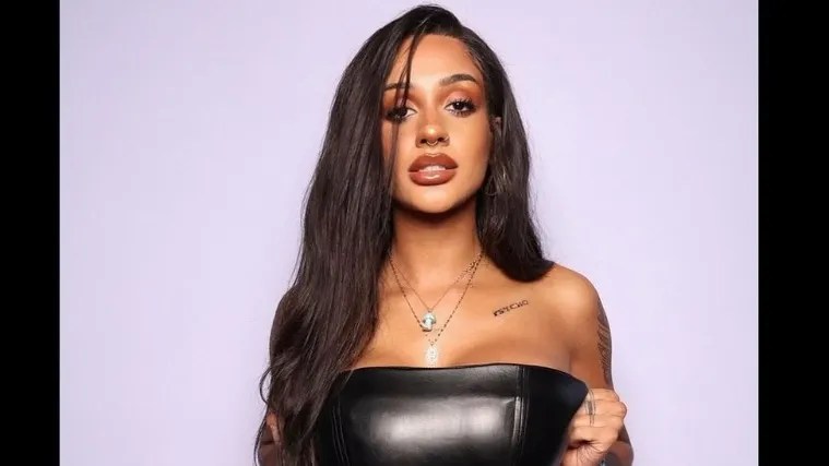 Zoey Sinn (Actress) Age, Net Worth, Boyfriend, Height & More