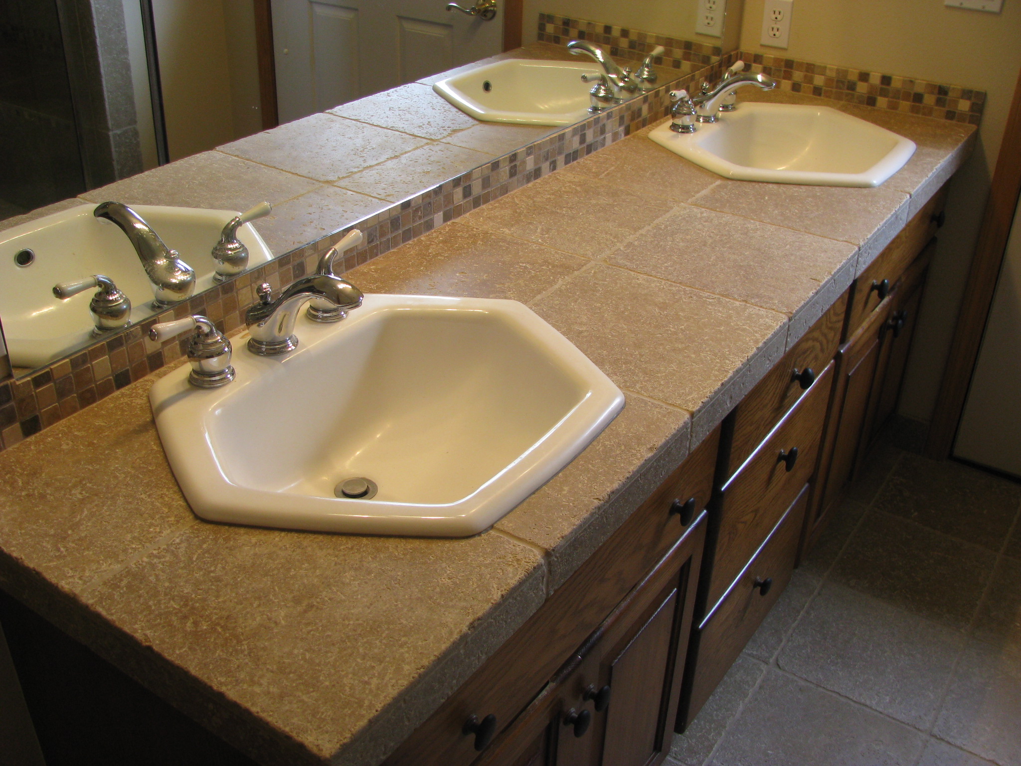 Counters and Vanities Tile Bend Oregon Brian Stephens Tile, Inc.