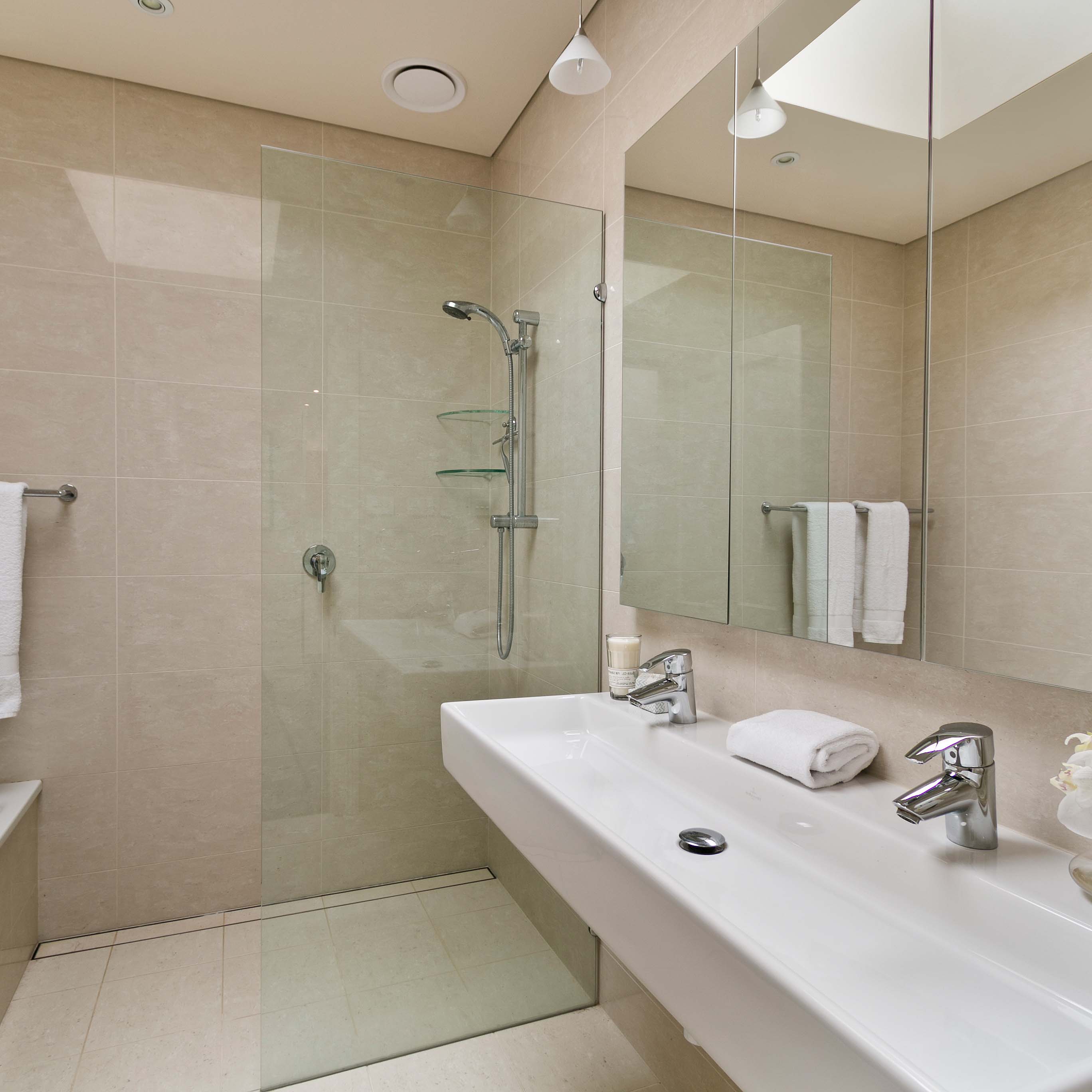 Curbless shower installation get the lowdown in our ultimate guide.