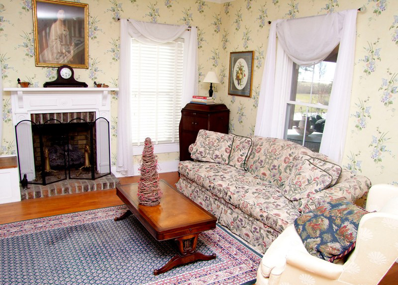 Dogwood Harbor Lodge A SixBedroom Rental Property on Tilghman Island