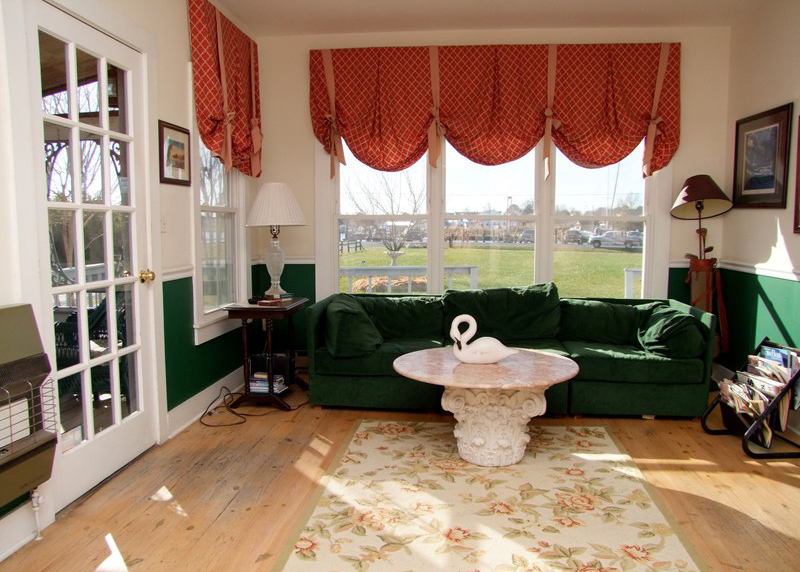 Dogwood Harbor Lodge A SixBedroom Rental Property on Tilghman Island