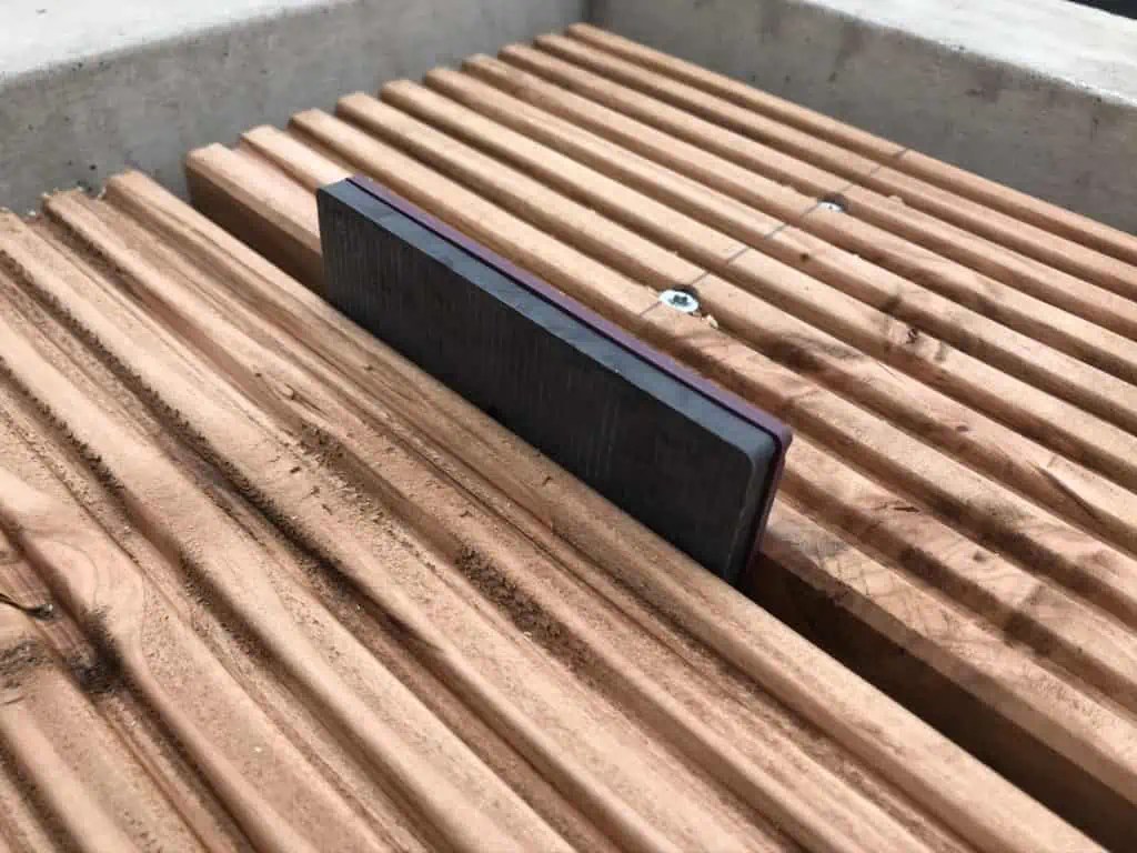 Terrassendielen auf Balkon verlegen darauf solltest du achten!