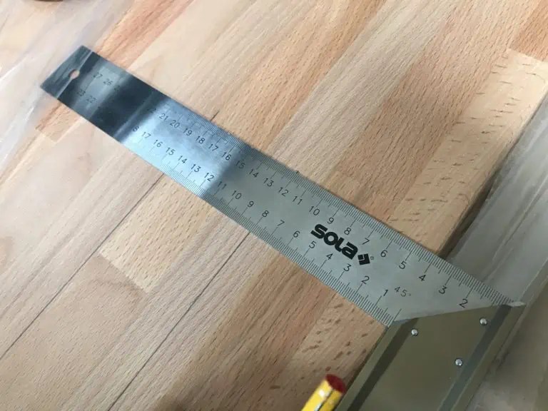 Höhenverstellbarer Schreibtisch selber bauen mit smarten Lösungen!