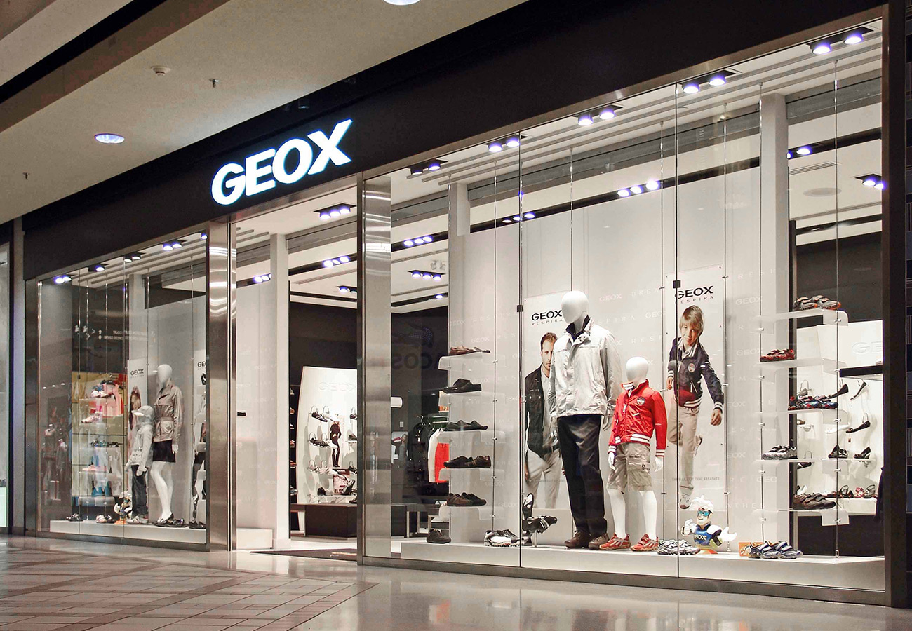 Geox, Rideau Centre, Ottawa (assistance to Geox and Versatech) Tim