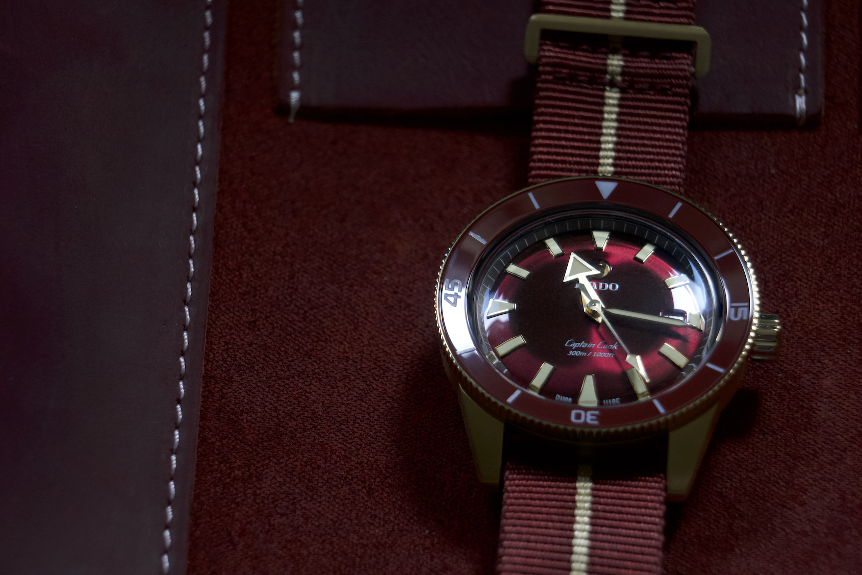 HANDSON the Rado Captain Cook Bronze Burgundy