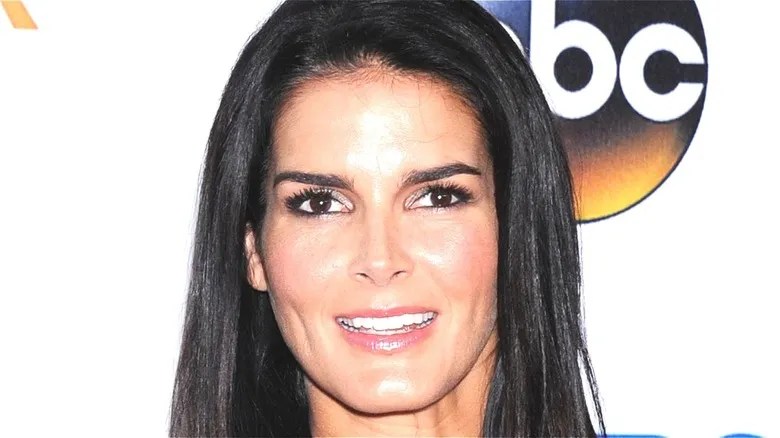 Fans Are Stunned by Angie Harmon’s New NUDE Photos- It Never Happen Twice – Forever Young Souls