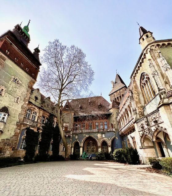 things to do in Budapest | timelesstravelsteps.com