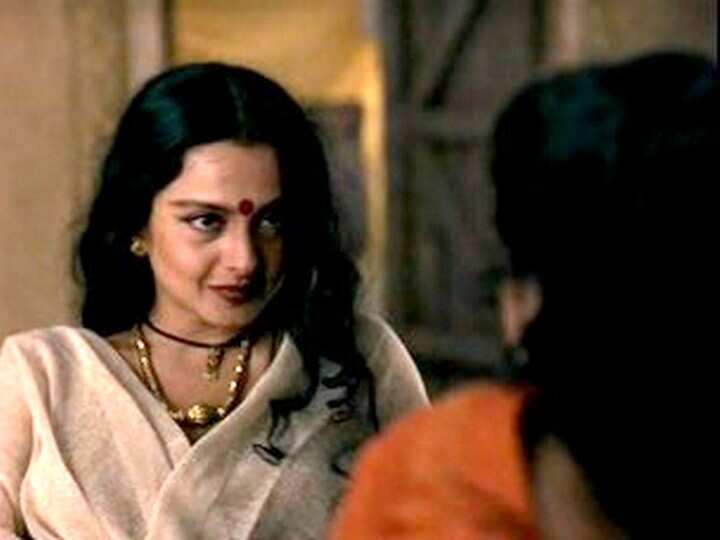 10 Memorable Performances By B'wood's Diva Rekha News Stories