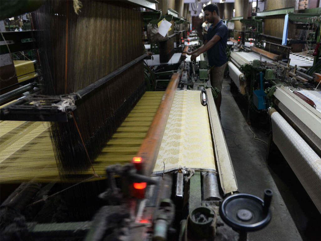 uniform manufacturing hub Solapur to emerge as country’s uniform