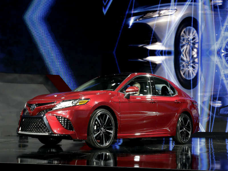 Toyota Camry Toyota unveils stylish 2018 Camry at Detroit