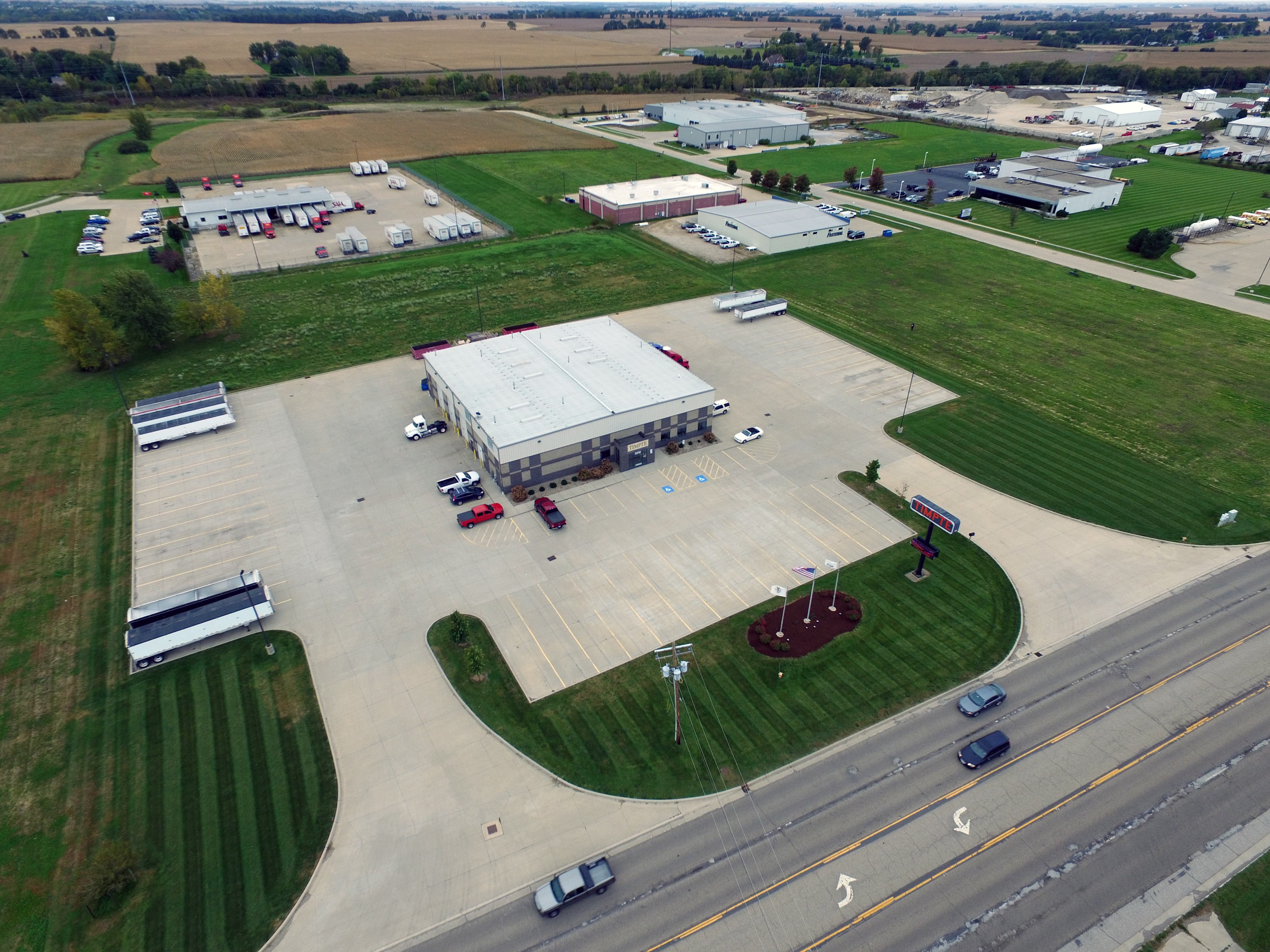 10_Bloomington Timpte Trailers