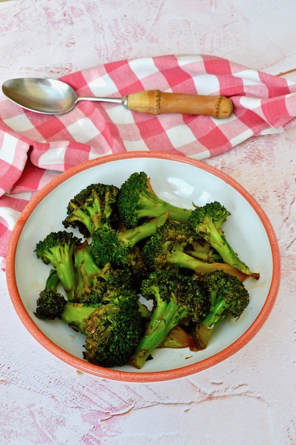 Sticky Chilli Broccoli Quick and Easy Tin and Thyme