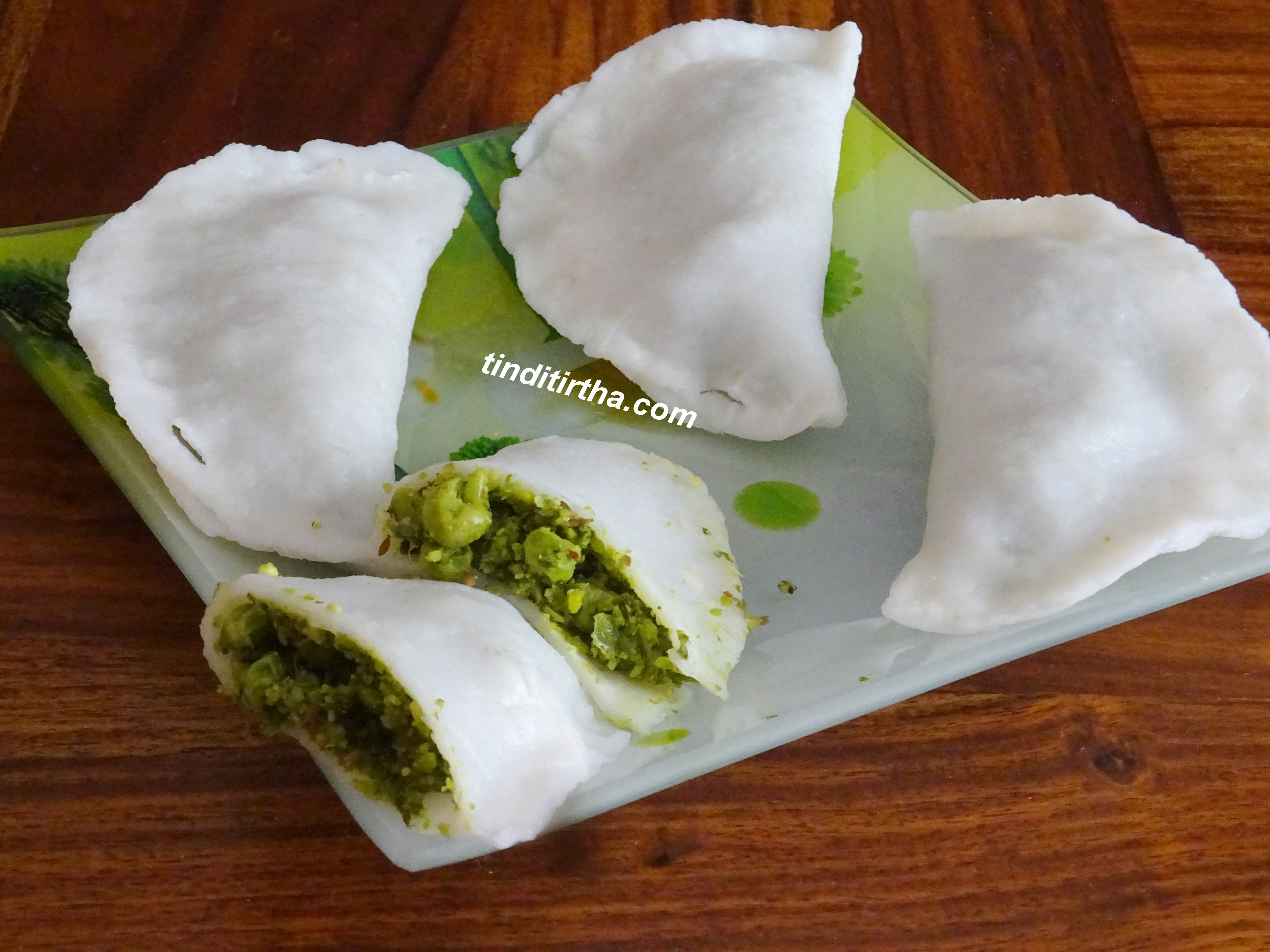 STEAMED FRESH GREEN PEAS SAVORY GUJIYA/HASI BATAANI KUTCHHIDA KHARA