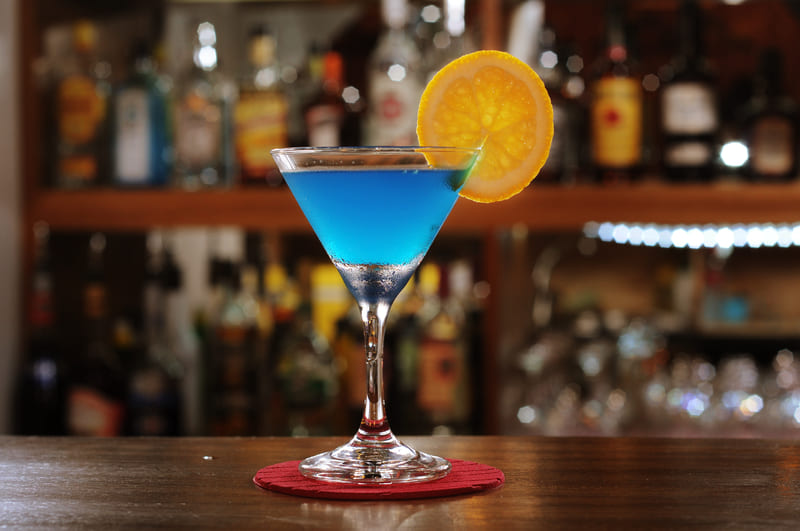 25 Simple & Classic Drinks To Order At a Bar Tin Roof Drink Community