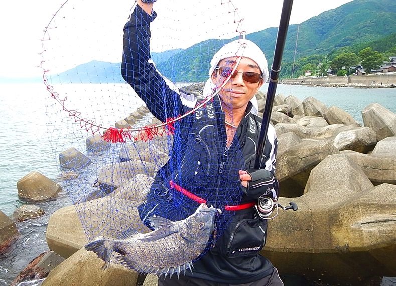 夏の福井inチヌフカセ釣りゴムボートで誰もいない沖テトラなら入れ食い？ 1日20枚も夢じゃない！チヌのフカセ釣り完全マニュアル