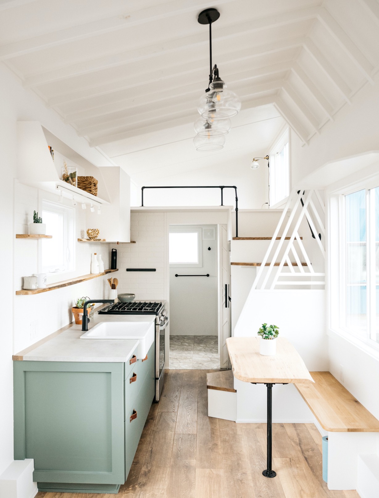 Individuell & kreativ Selbstgebaute Möbel für Tiny Houses • TINY and