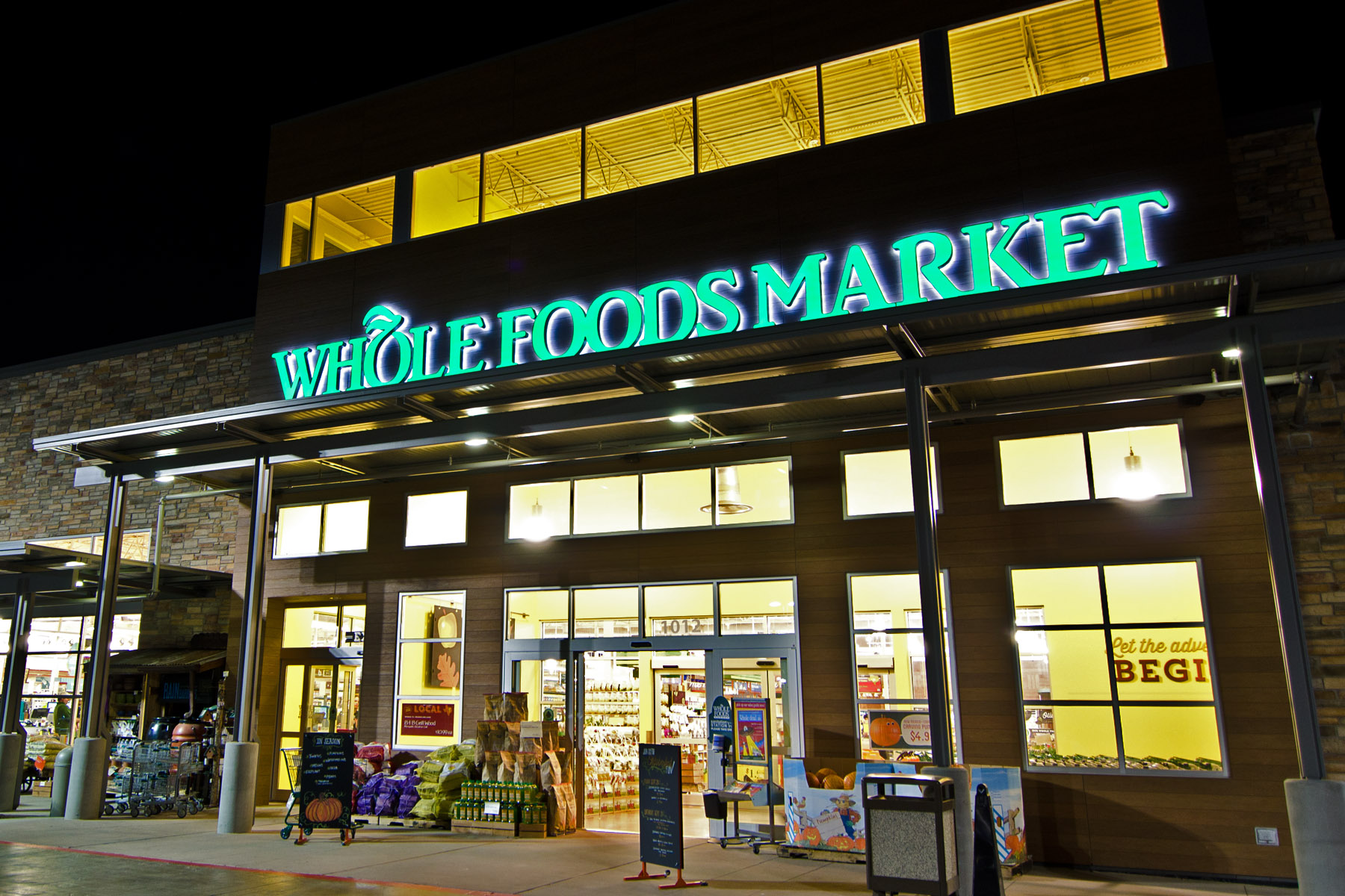 The Best Times to Shop at Trader Joe's, Whole Foods, Costco & More