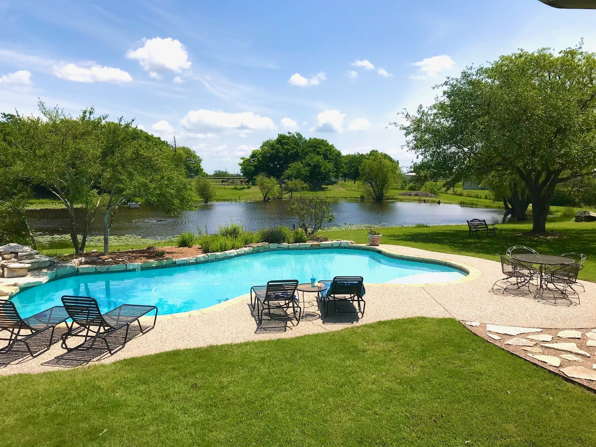 Vacation Rentals for Large Groups Near Dallas