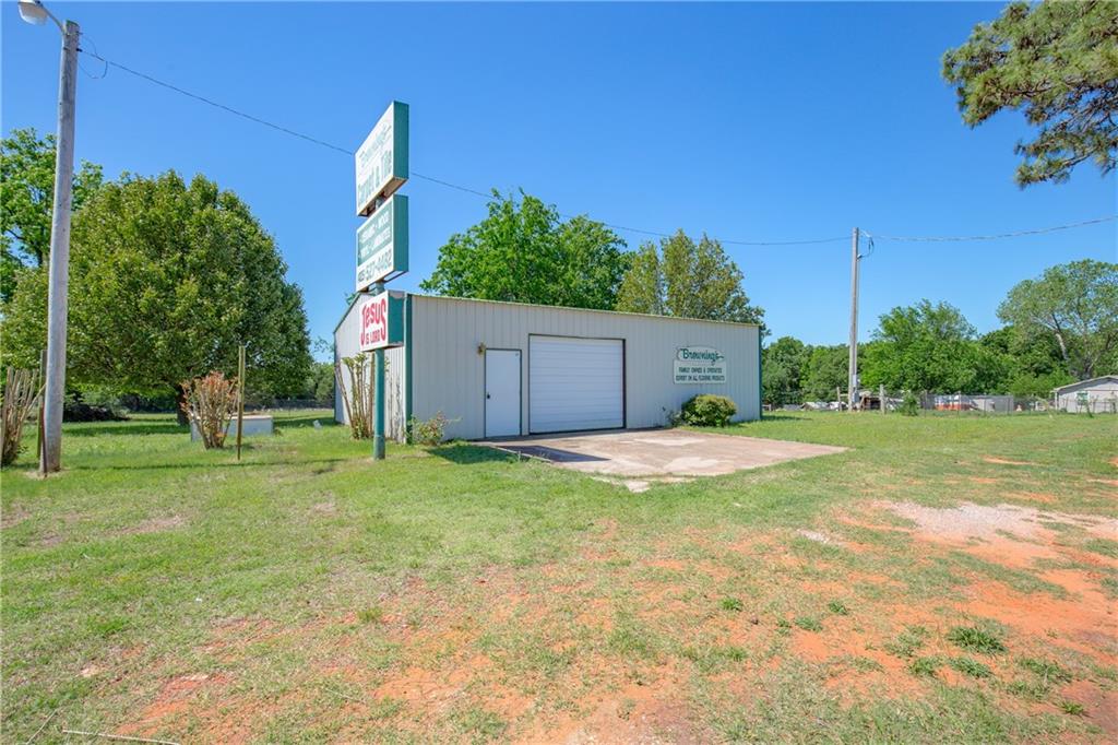 Industrial Lexington, Oklahoma Tiny Commercial Spots