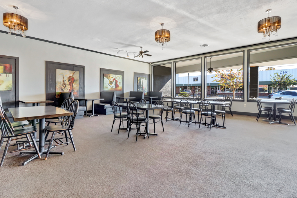 Restaurant Jesup, Tiny Commercial Spots