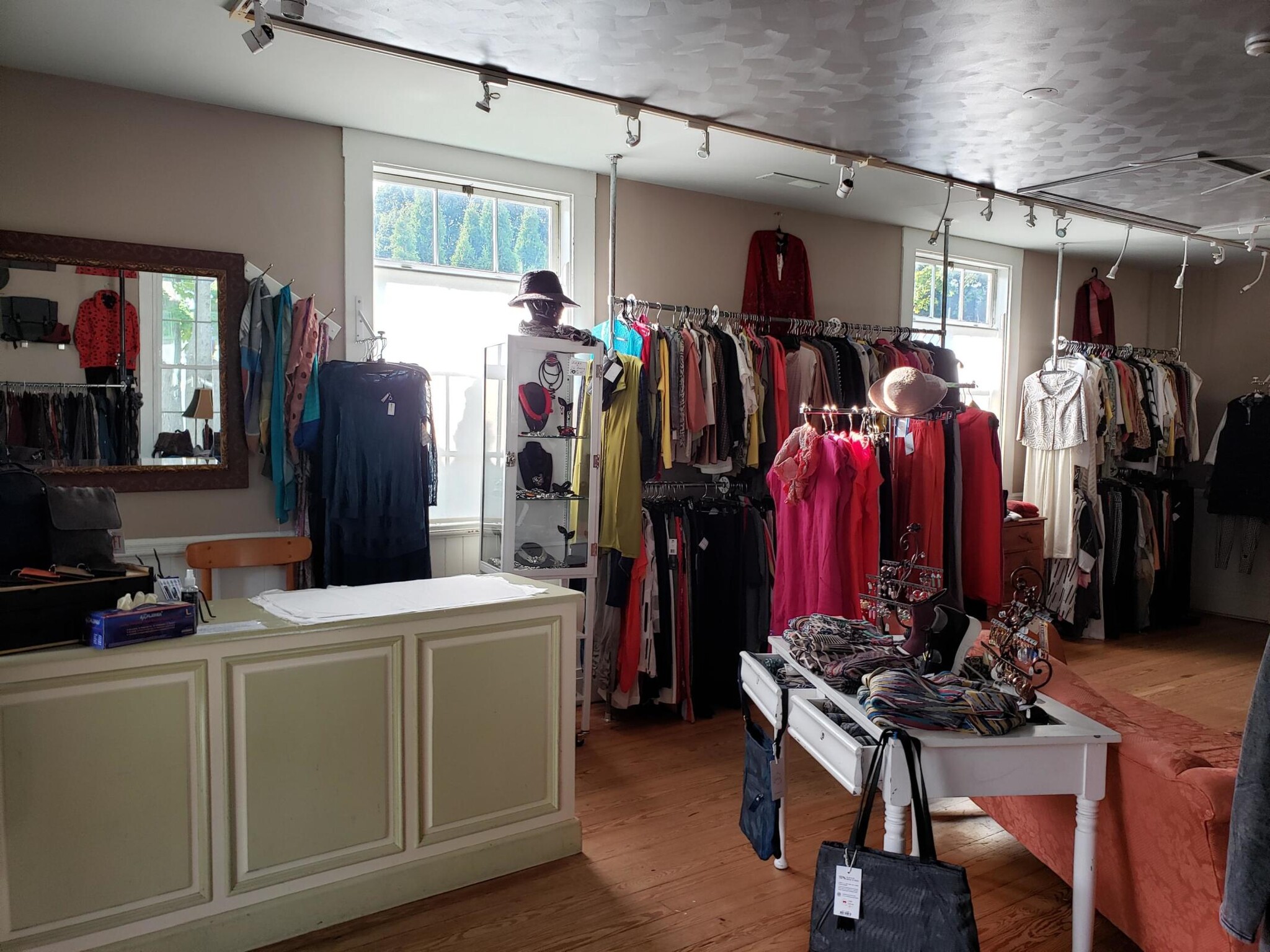 Retail Orleans, Massachusetts Tiny Commercial Spots