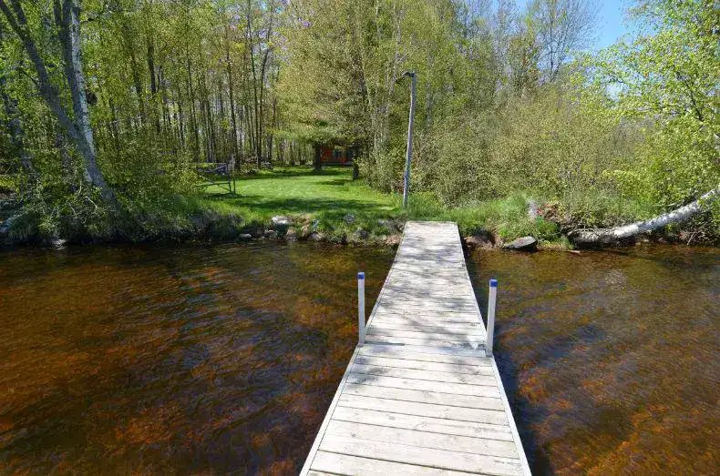 Lakeside Loft An Enthralling 3Bedroom Log Cabin Retreat on Lake Namakagon