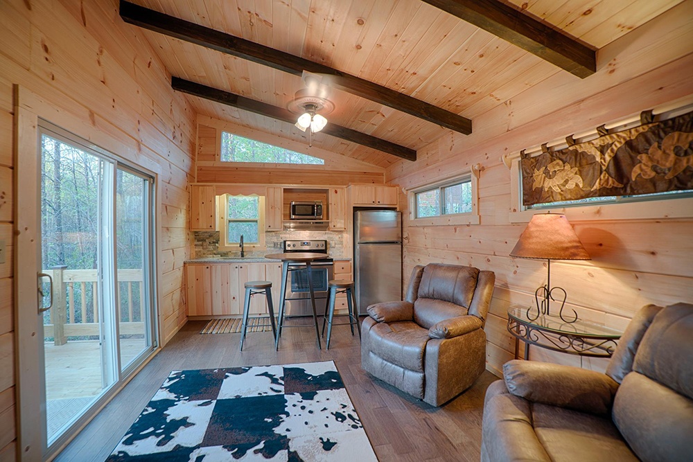 Green River Log Cabins Builds Custom Park Models in 3 Weeks Tiny