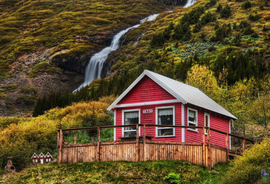 Small House + Waterfall Tiny House Swoon