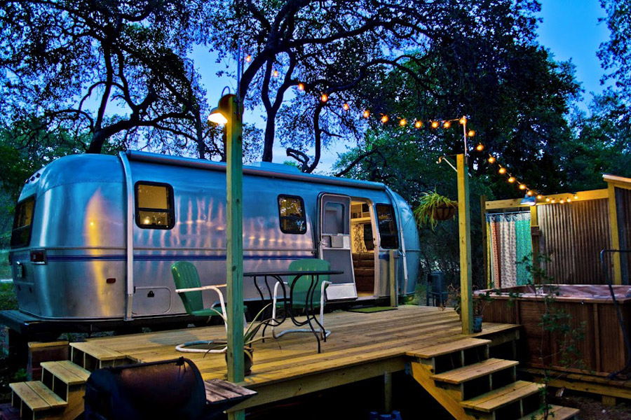 Dixie Daisy Airstream Tiny House Swoon