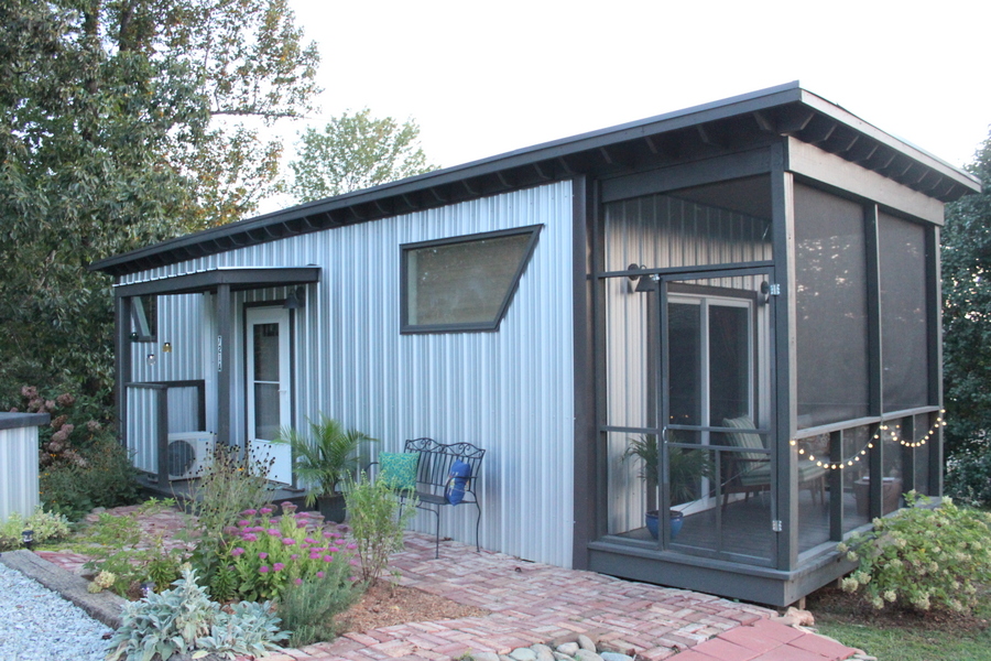 Bitty Backyard Bunkie Tiny House Swoon