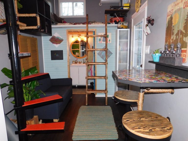 The Treehouse Lounge (Austin Texas) Tiny House Swoon