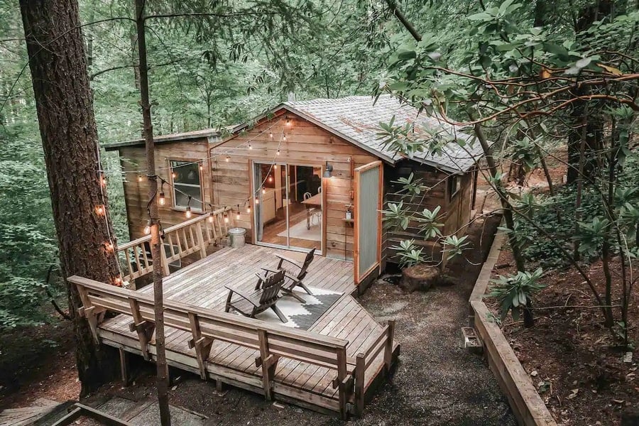 The Cobb Haus Woodland Cabin w/ Bright Interior