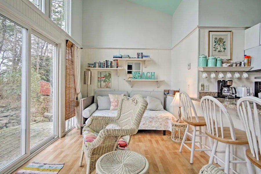 Muskegon Beachfront Lake Michigan Cottage