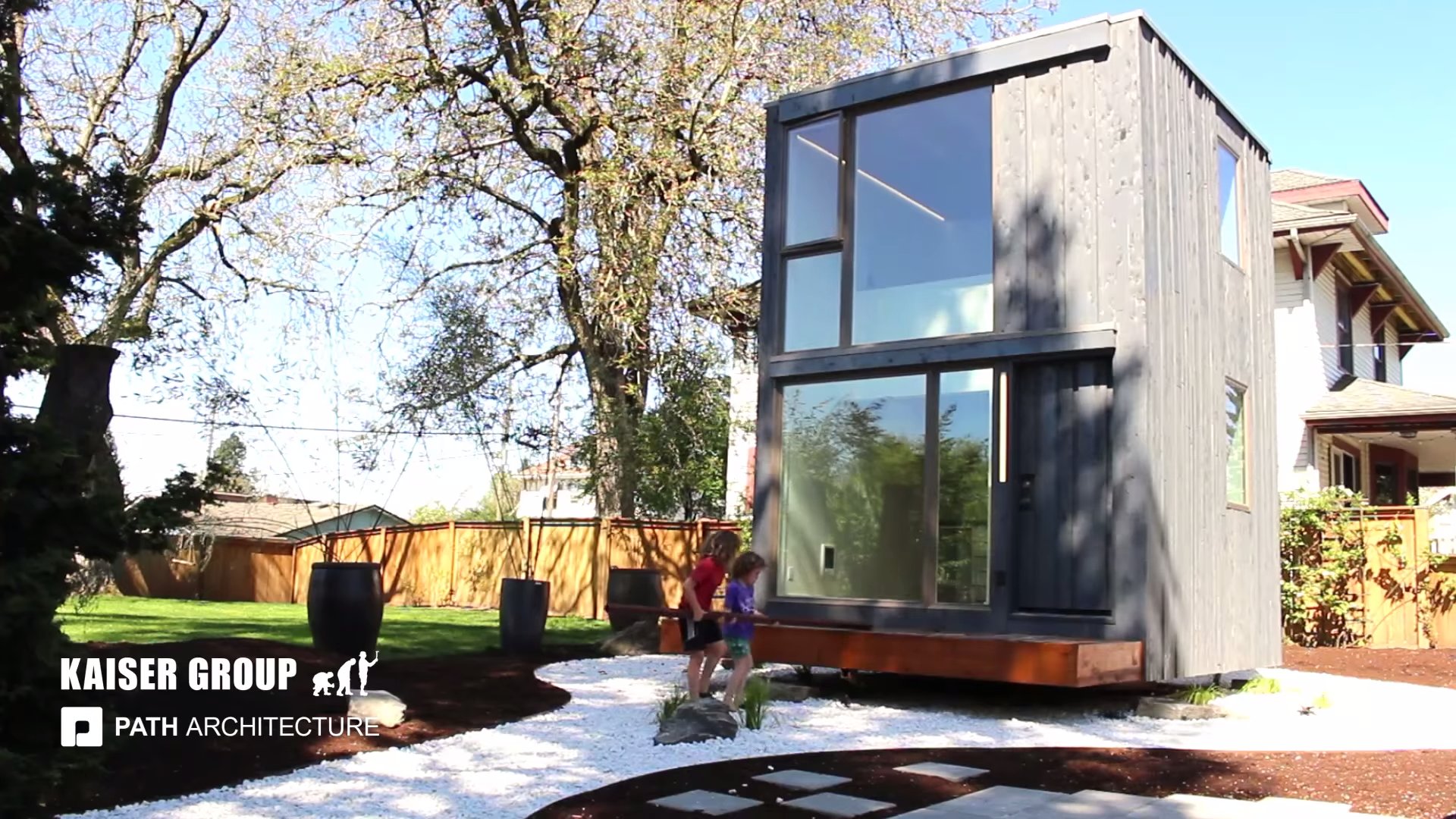 359 Rotation Tiny House in Portland, Oregon